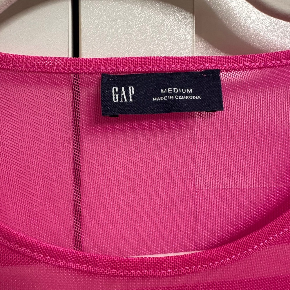 GAP Mesh Crew T Shirt Womens M Phoebe Pink Sheer Cropped Top Neon Rave Club Y2K - Picture 3 of 8